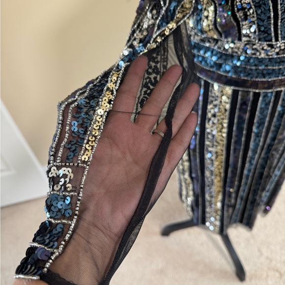 Adrianna Papell Black and Silver Sequin Long Sleeve Sheath Dress - Picture 5 of 5